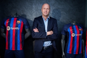 小克鲁伊夫专访:巴萨是球员想待一辈子的队,其他队都是跳板球队